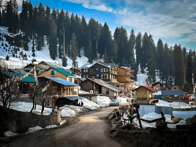 Which Himachal Pradesh Tour Packages Are Ideal for First-Time Visitors?